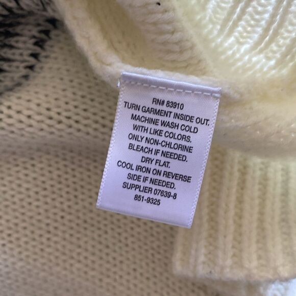 Black and white turtleneck sweater - Picture 5 of 7